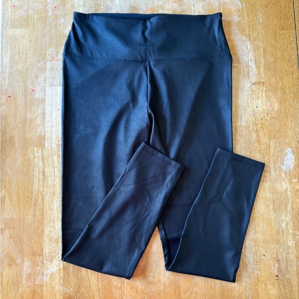 Simply Vera Vera Wang High Rise Faux Leather Shaping Leggings